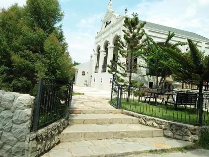 Je T'Aime Cafe & Villa Sing Buri Exterior foto
